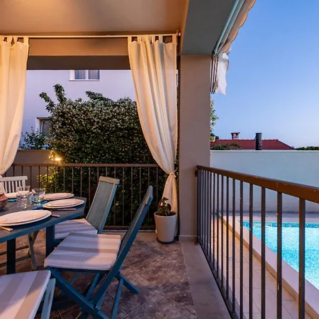 Antea Zadarvillas וילה *