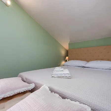 Antea Zadarvillas וילה *